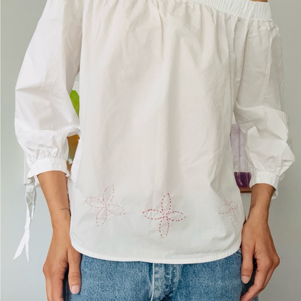 Abercrombie & Fitch Off-Shoulder White Blouse